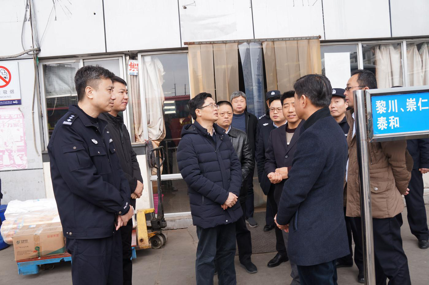 南昌市委常委、市政法委書記劉家富視察徐坊車站春運工作