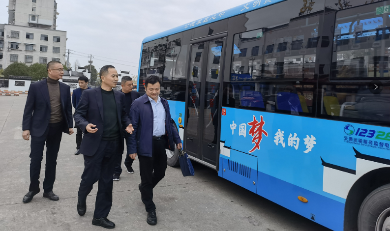 市政公用集團(tuán)黨委委員、副總經(jīng)理郭曉慶一行調(diào)研江西長(zhǎng)運(yùn)部分子公司