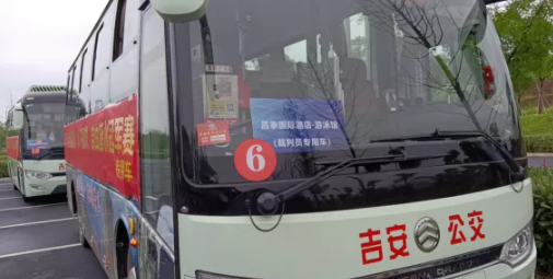 吉安公交為群眾辦實(shí)事，專車接送運(yùn)動(dòng)員、體考生參賽