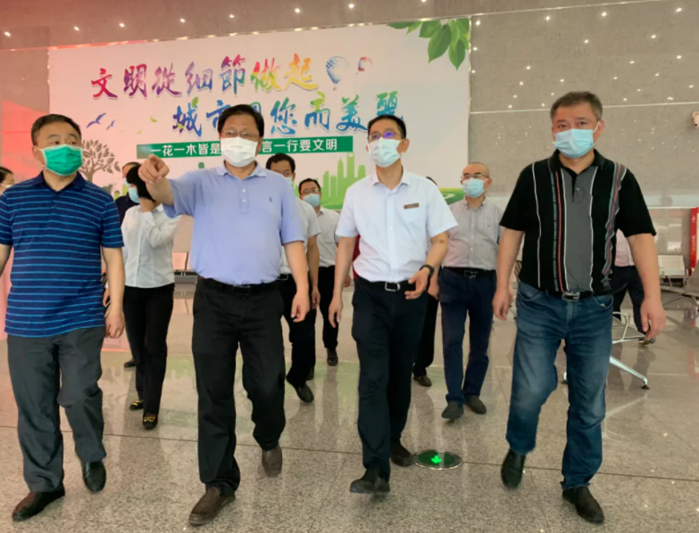 吳國(guó)平一行指導(dǎo)南昌長(zhǎng)途汽車(chē)西站疫情防控工作