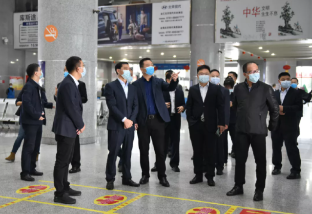 萬義輝一行檢查指導(dǎo)江西長運(yùn)文明創(chuàng)建、疫情防控常態(tài)化工作 王曉陪同