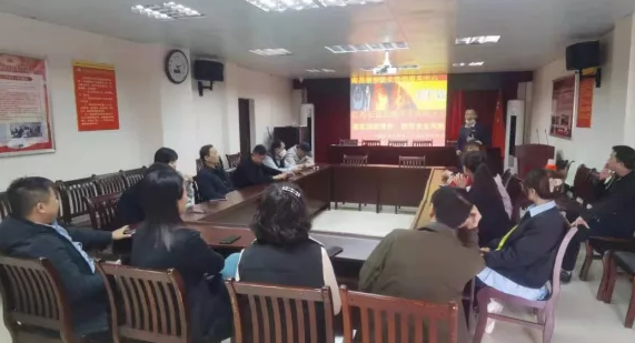 長運(yùn)出租開展今冬明春消防培訓(xùn)及應(yīng)急演練