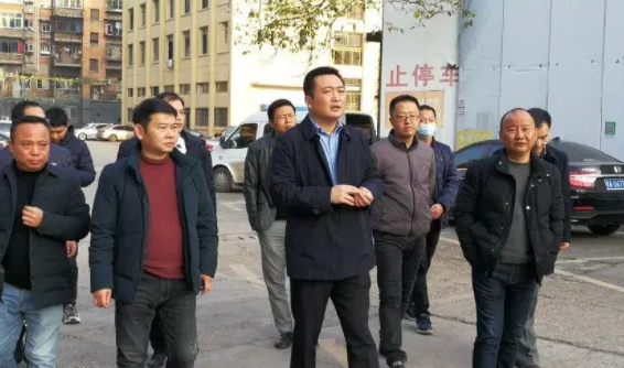 王曉到長運物業(yè)進(jìn)行安全檢查