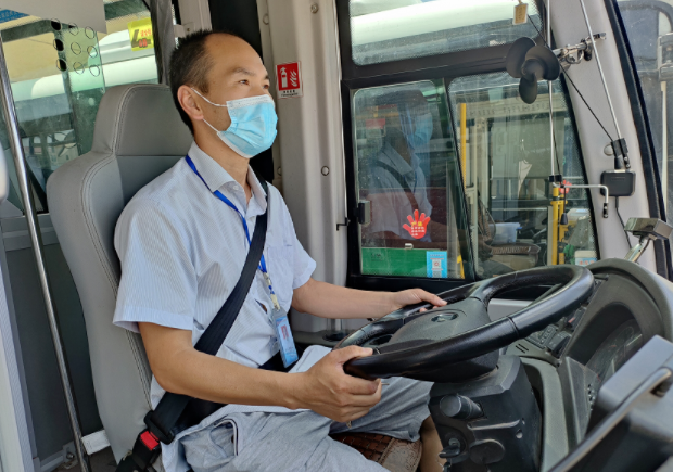 撫州長運：公交司機拾金不昧 乘客錢包失而復(fù)得