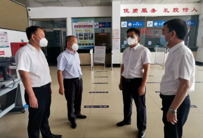 肖良芝深入一線督導復工復產(chǎn)、安全維穩(wěn)工作