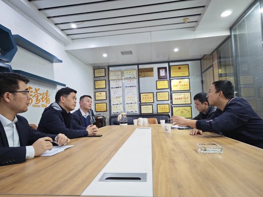 都市城際公交 積極響應(yīng)國防動員 深化民兵組織