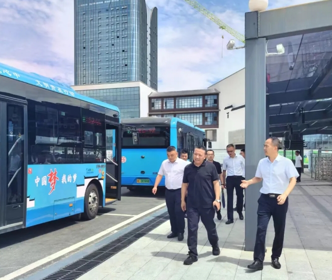 李偉一行調(diào)研上饒汽運、婺源公交