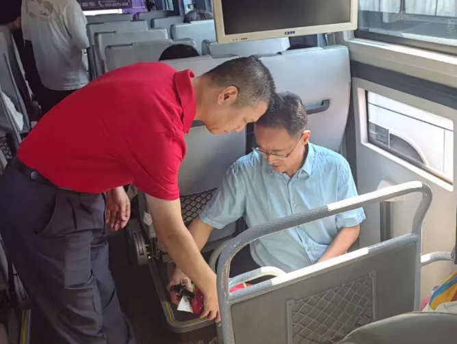 穆孫祥一行督導(dǎo)都市城際公交、大通物流國慶節(jié)前安全生產(chǎn)工作