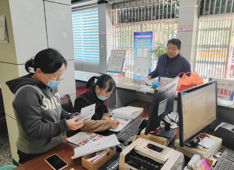 生產(chǎn)經(jīng)營(yíng) || 新余公交：愛心卡辦理工作有序推進(jìn)