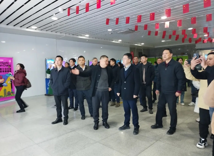 都市城際公交 江西省《汽車客運站服務規(guī)范》宣貫培訓班現場觀摩南昌全域旅游集散中心運營情況