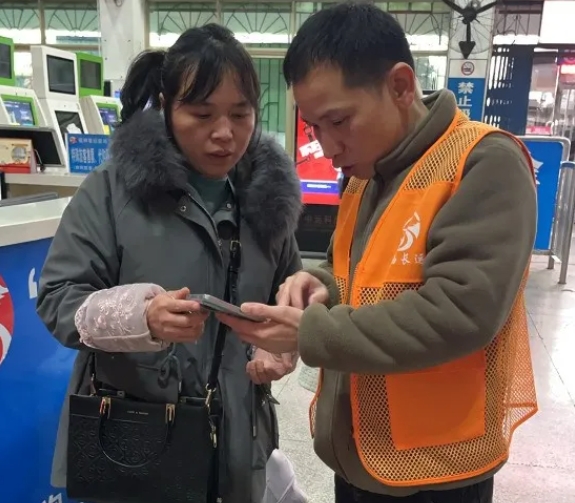 撫州長運(yùn)：客運(yùn)中心分公司開展景區(qū)直通車推廣活動(dòng)