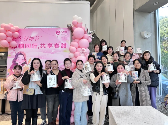 九江長運(yùn)：開展“三八”婦女節(jié)慶?；顒?dòng)