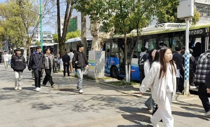 吉安公司：助力春日考試 護送師生安全出行