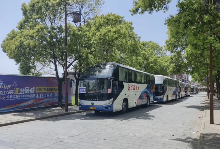 九江長(zhǎng)運(yùn)、都市城際公交：高效護(hù)航2025江西永修半程馬拉松