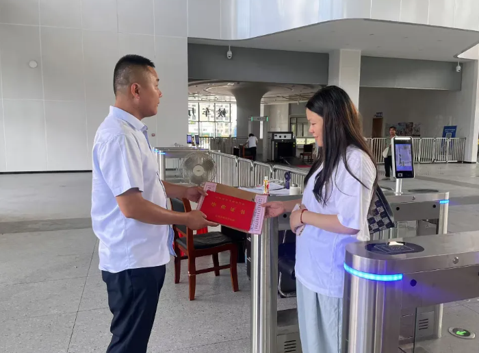 撫州長(zhǎng)運(yùn)：暖心！守護(hù)準(zhǔn)大學(xué)生入學(xué)夢(mèng)