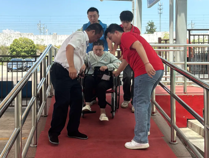 吉安公司：“校園直通車”暖心啟航 精準服務(wù)高校新生