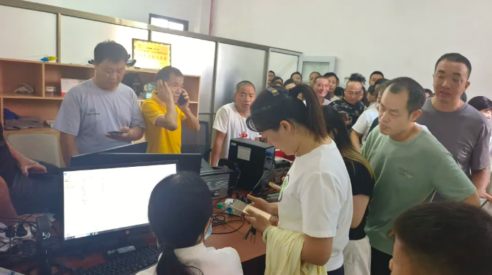 新余公交：公交辦卡進校園，便捷服務(wù)暖人心