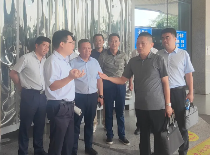 陳國宏調(diào)研江西長運(yùn) 李偉、穆孫祥陪同
